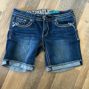 Hydraulic shorts